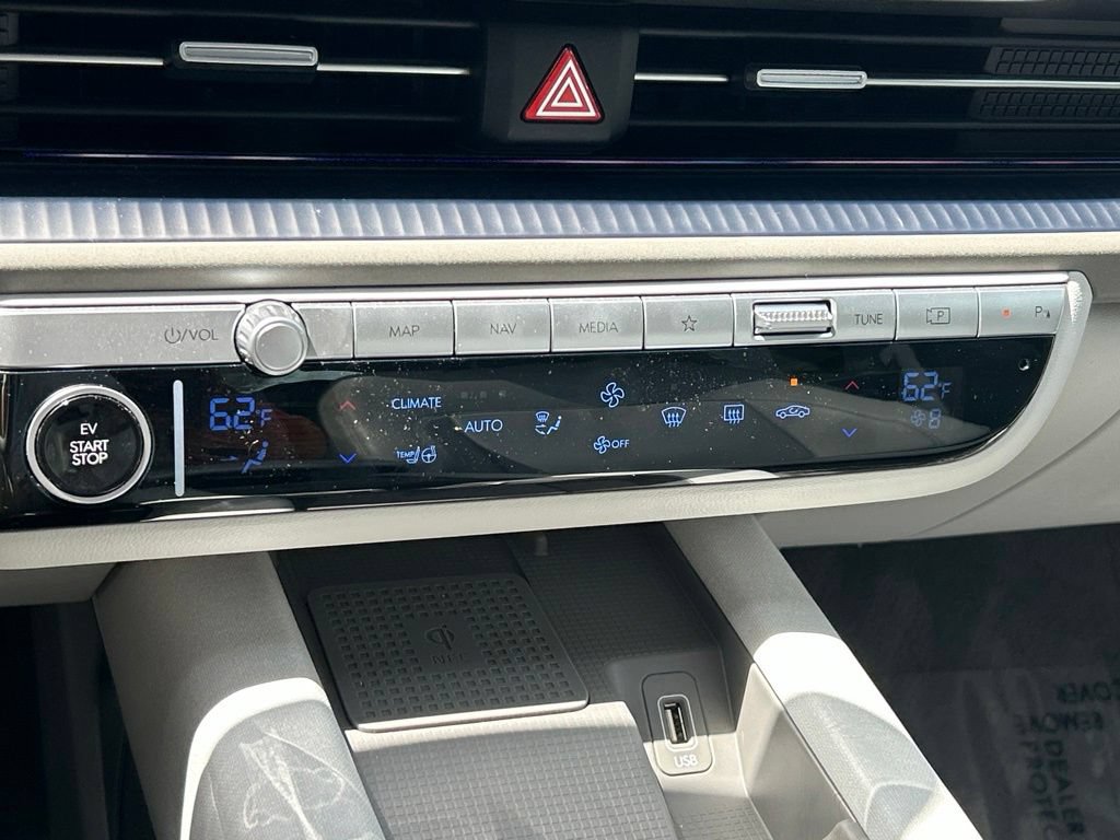 Used 2023 Hyundai Ioniq 6 Limited RWD image 37