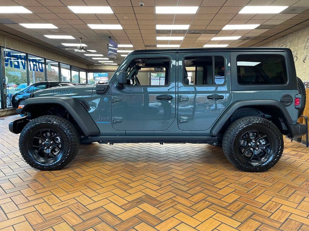 Used 2024 Jeep Wrangler Unlimited AWD/4WD image 4