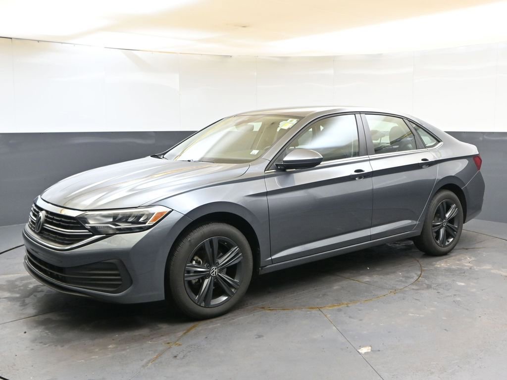 Used 2023 Volkswagen Jetta SE w/ Black Wheel Package image 2