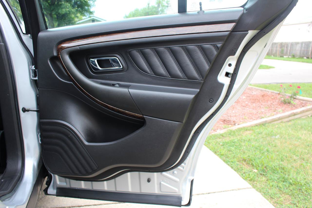 Used 2019 Ford Taurus Limited FWD image 35
