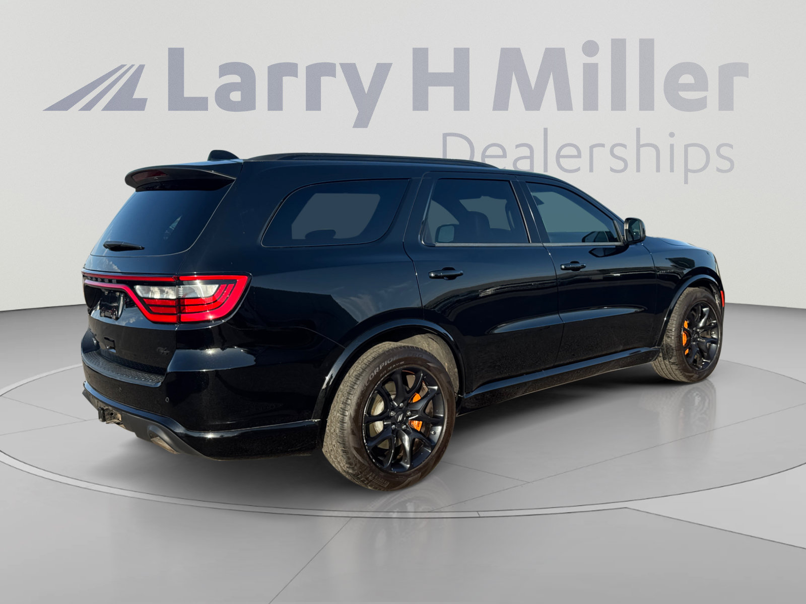 Used 2023 Dodge Durango R/T w/ Hemi Orange Plus Package AWD/4WD image 5