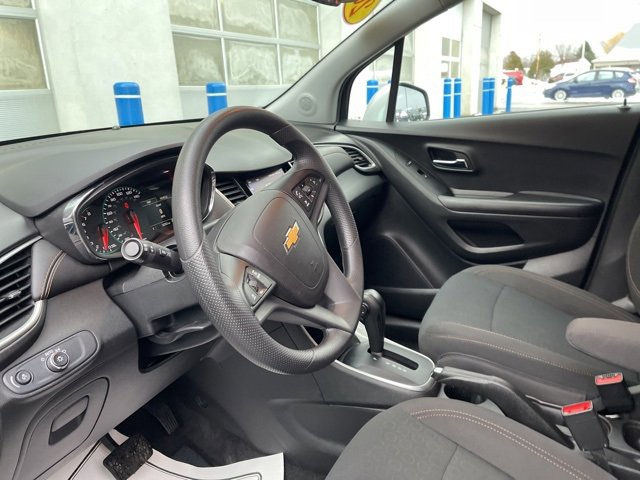 Used 2022 Chevrolet Trax LS w/ Tint and Cruise Package image 13