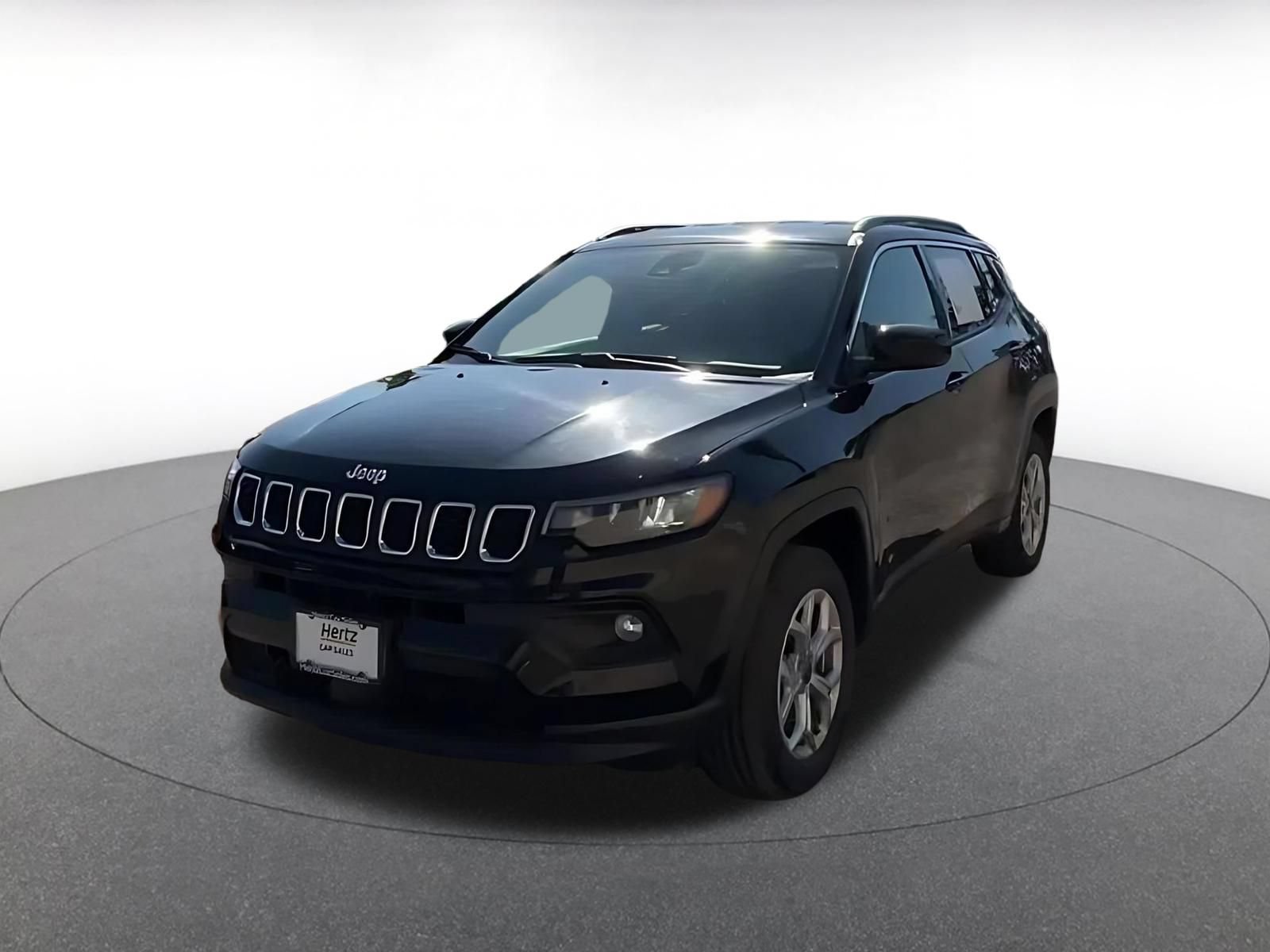Used 2025 Jeep Compass Latitude AWD/4WD image 7