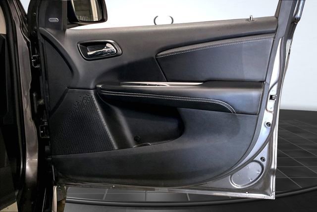 Used 2017 Dodge Journey Crossroad w/ Rear Seat Video Group I FWD image 24