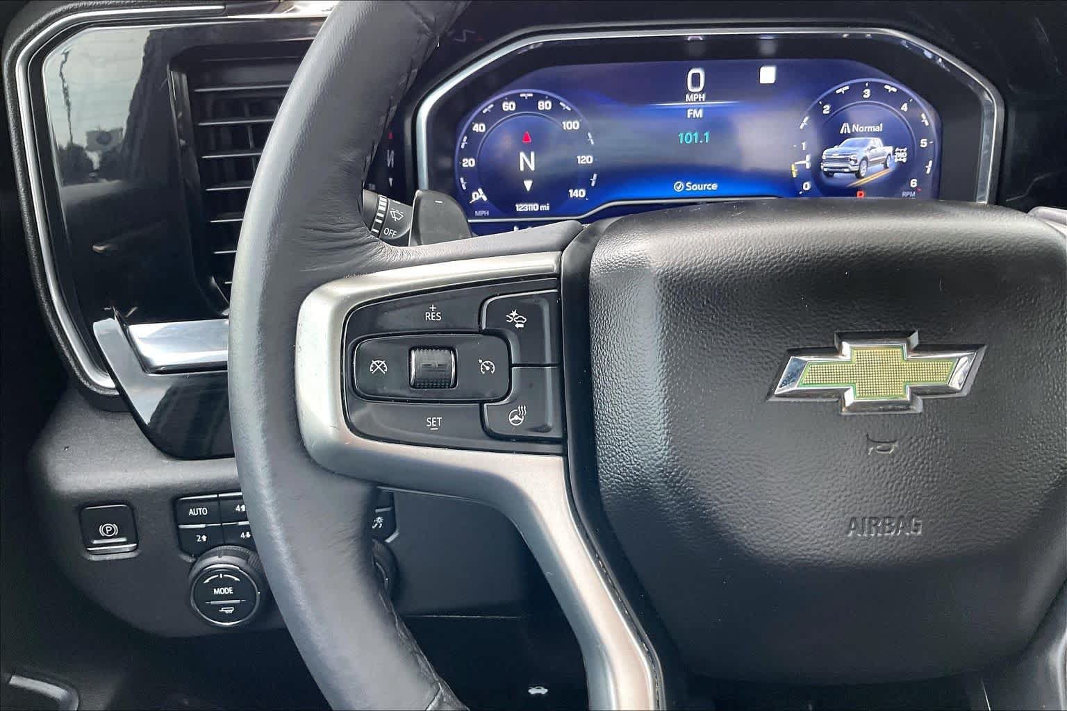 Used 2023 Chevrolet Silverado 1500 LT w/ Z71 Off-Road Package AWD/4WD image 23
