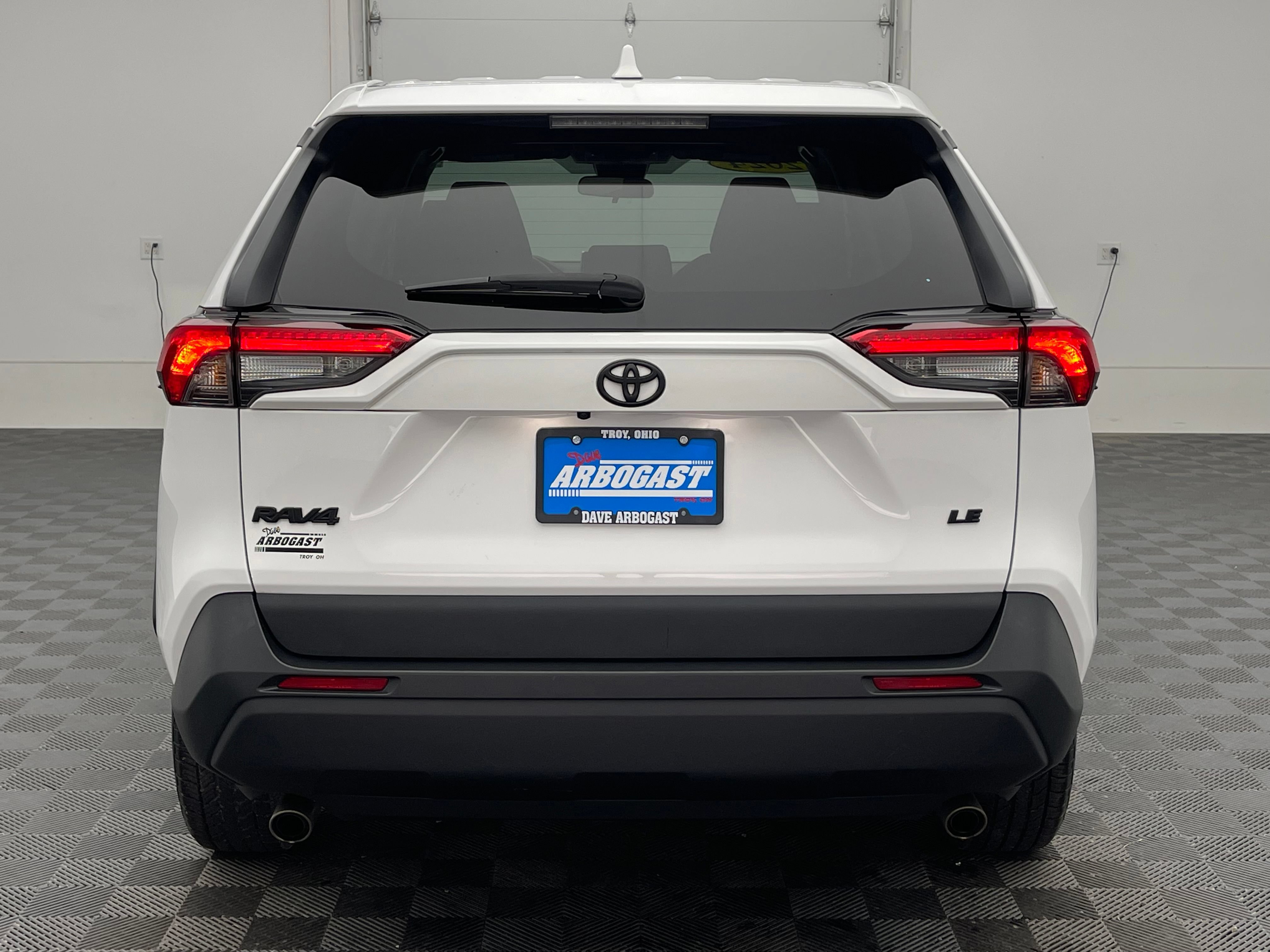 Used 2024 Toyota RAV4 LE FWD image 7