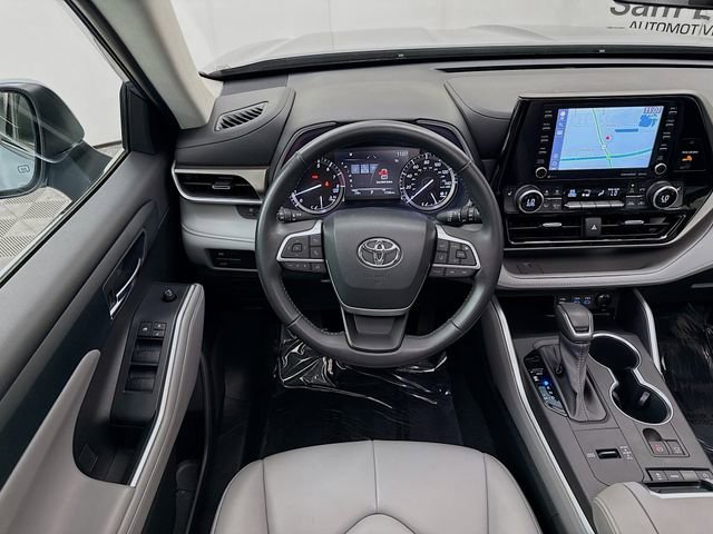 Used 2022 Toyota Highlander XLE image 23