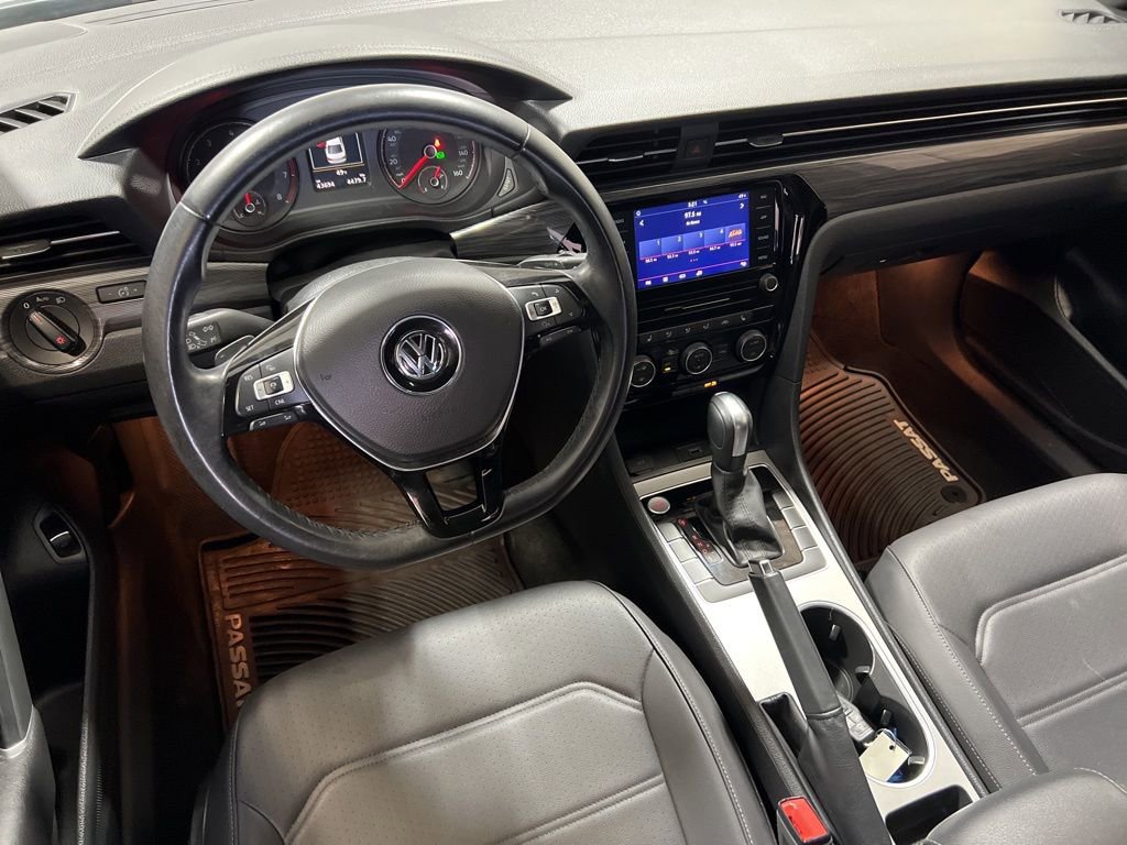 Used 2022 Volkswagen Passat 2.0T R-Line image 20