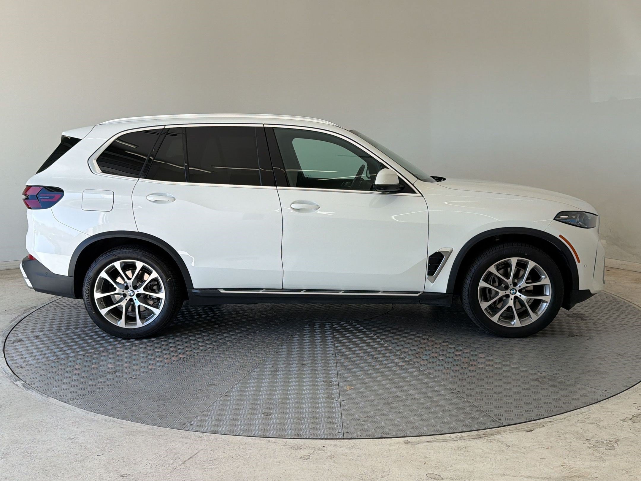 Used 2026 BMW X5 xDrive40i AWD/4WD image 8