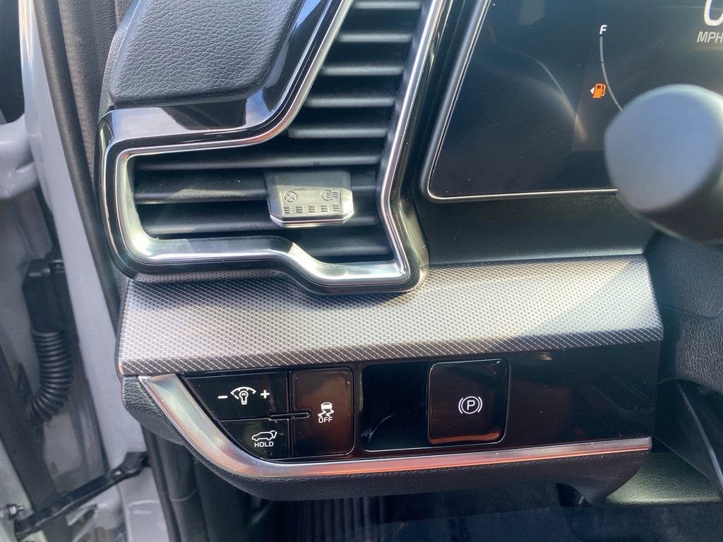 Used 2024 Kia Sportage SX image 17