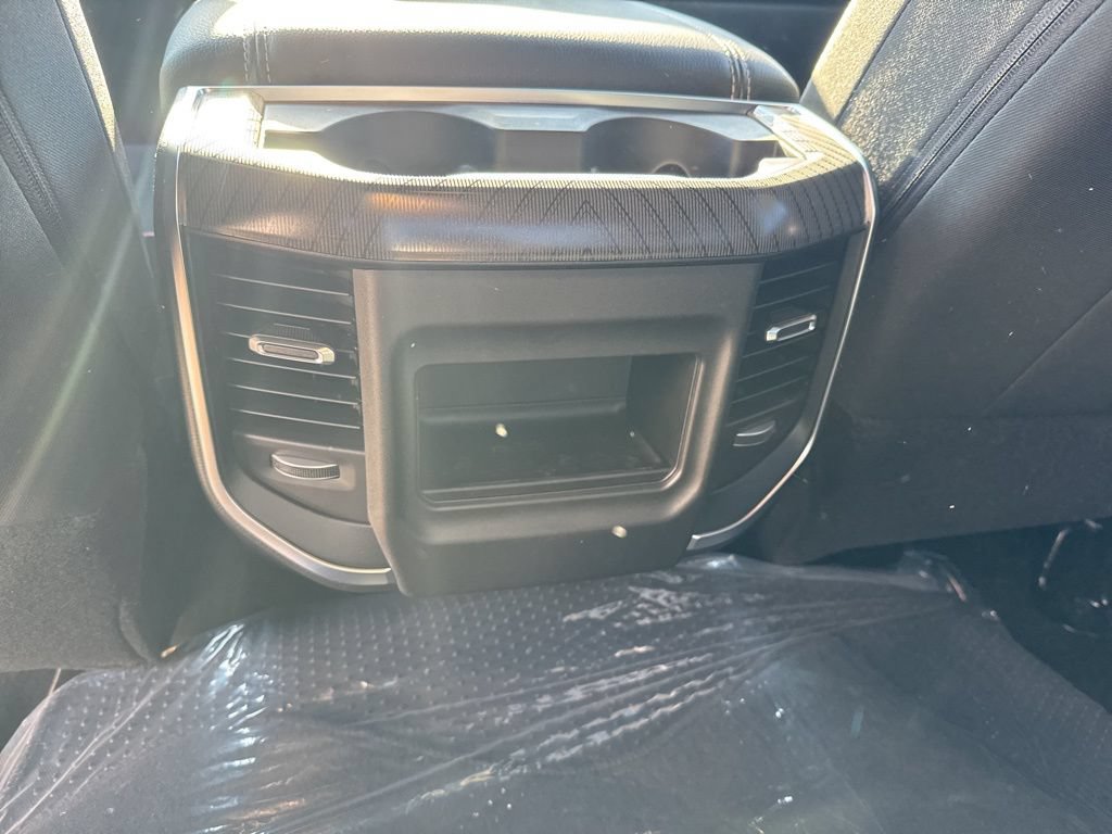 New 2026 RAM 3500 Big Horn AWD/4WD image 18