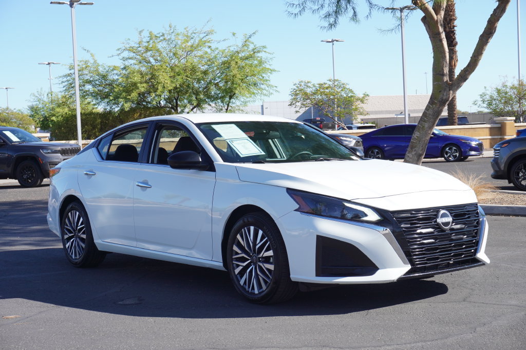 Certified 2025 Nissan Altima 2.5 SV FWD image 4