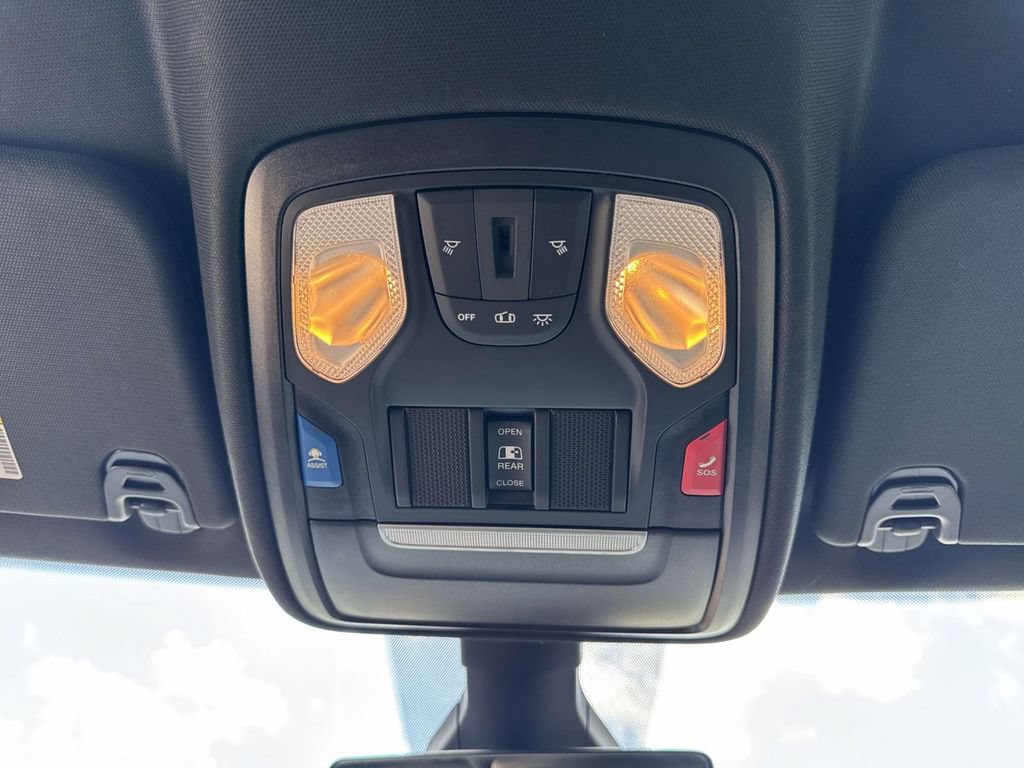 Used 2023 RAM 1500 Big Horn AWD/4WD image 32