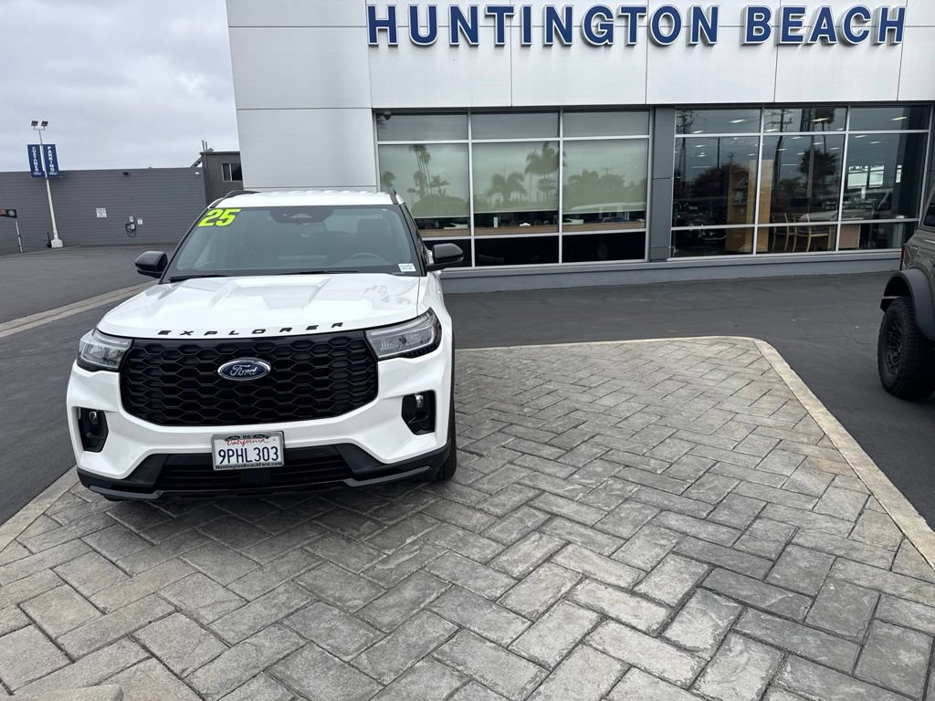 Used 2025 Ford Explorer ST-Line RWD image 22