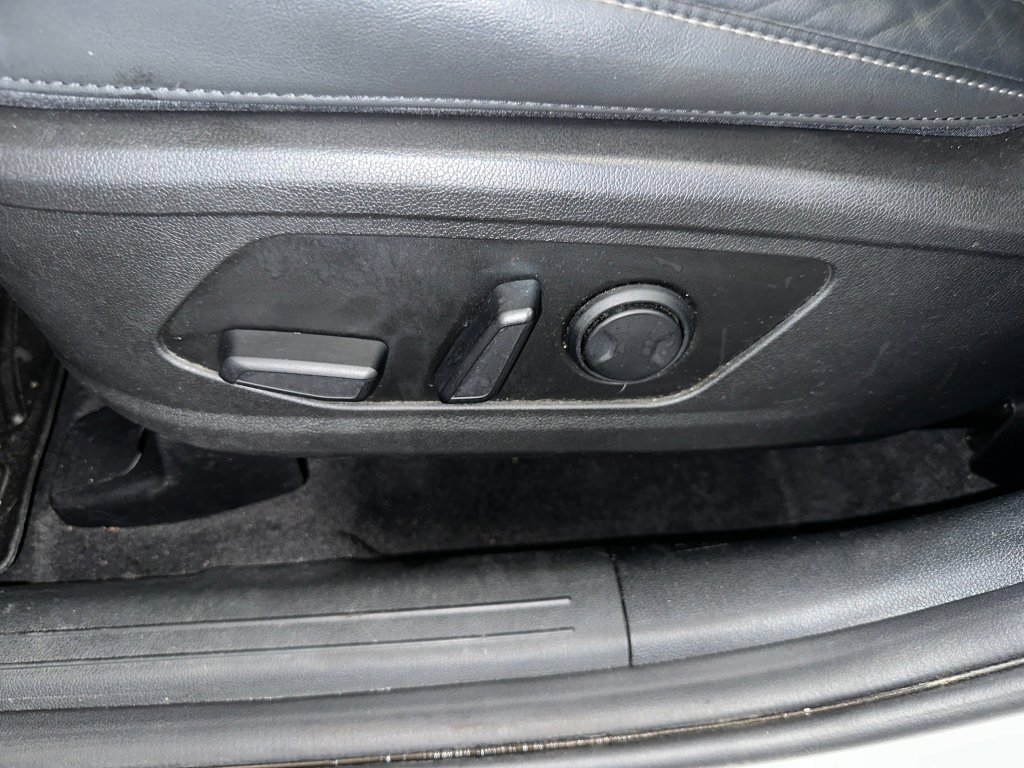 Used 2023 Kia Sorento SX image 3