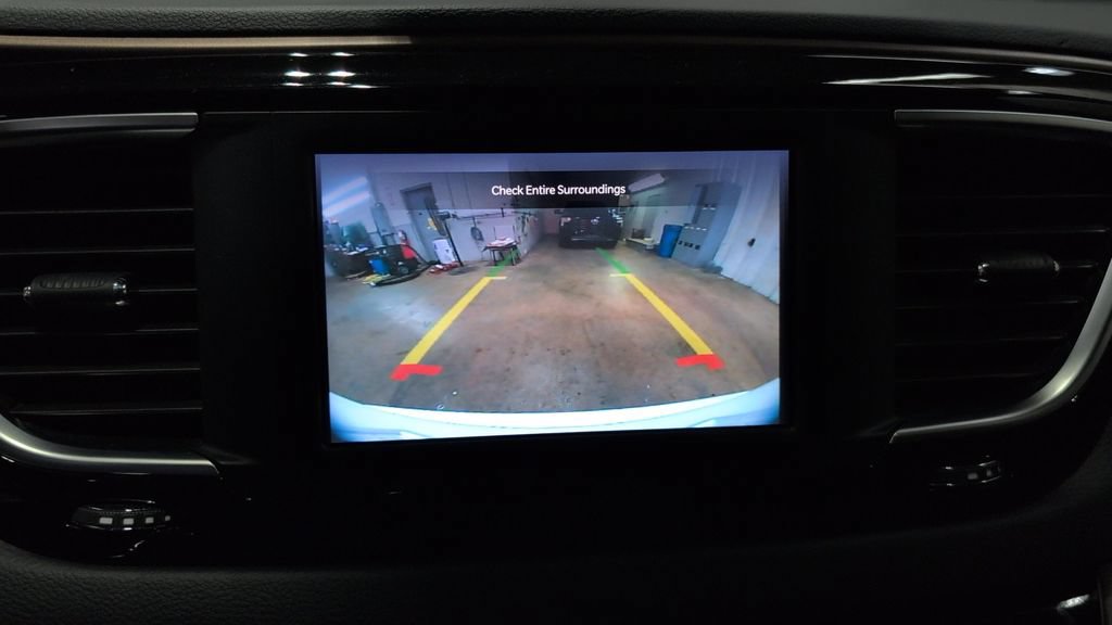 Used 2023 Chrysler Voyager LX FWD image 13