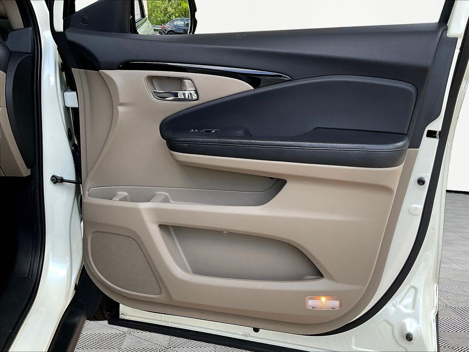 Used 2019 Honda Pilot Touring image 29