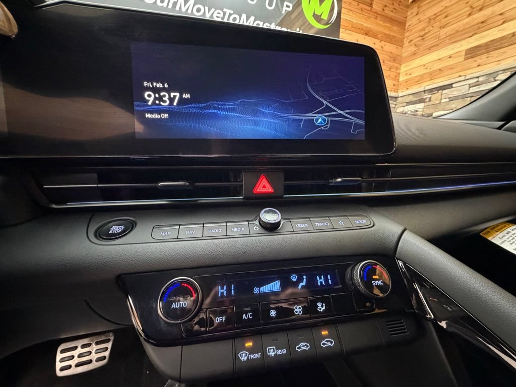 Used 2025 Hyundai Elantra SEL FWD image 18