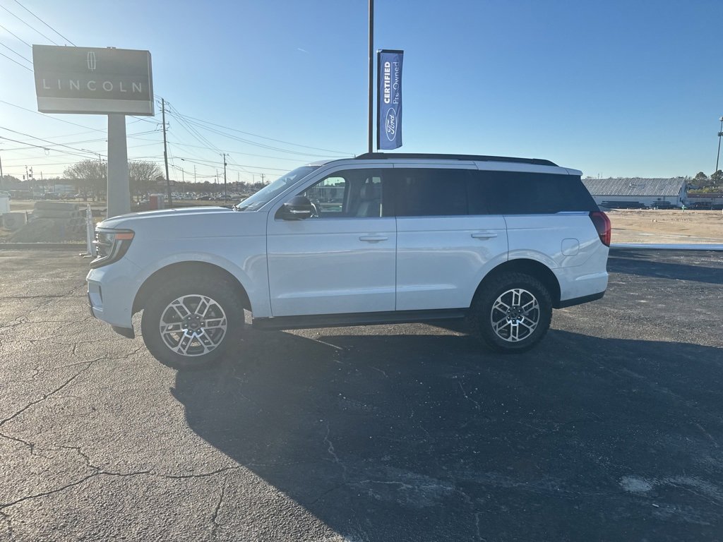 Used 2025 Ford Expedition Active image 9
