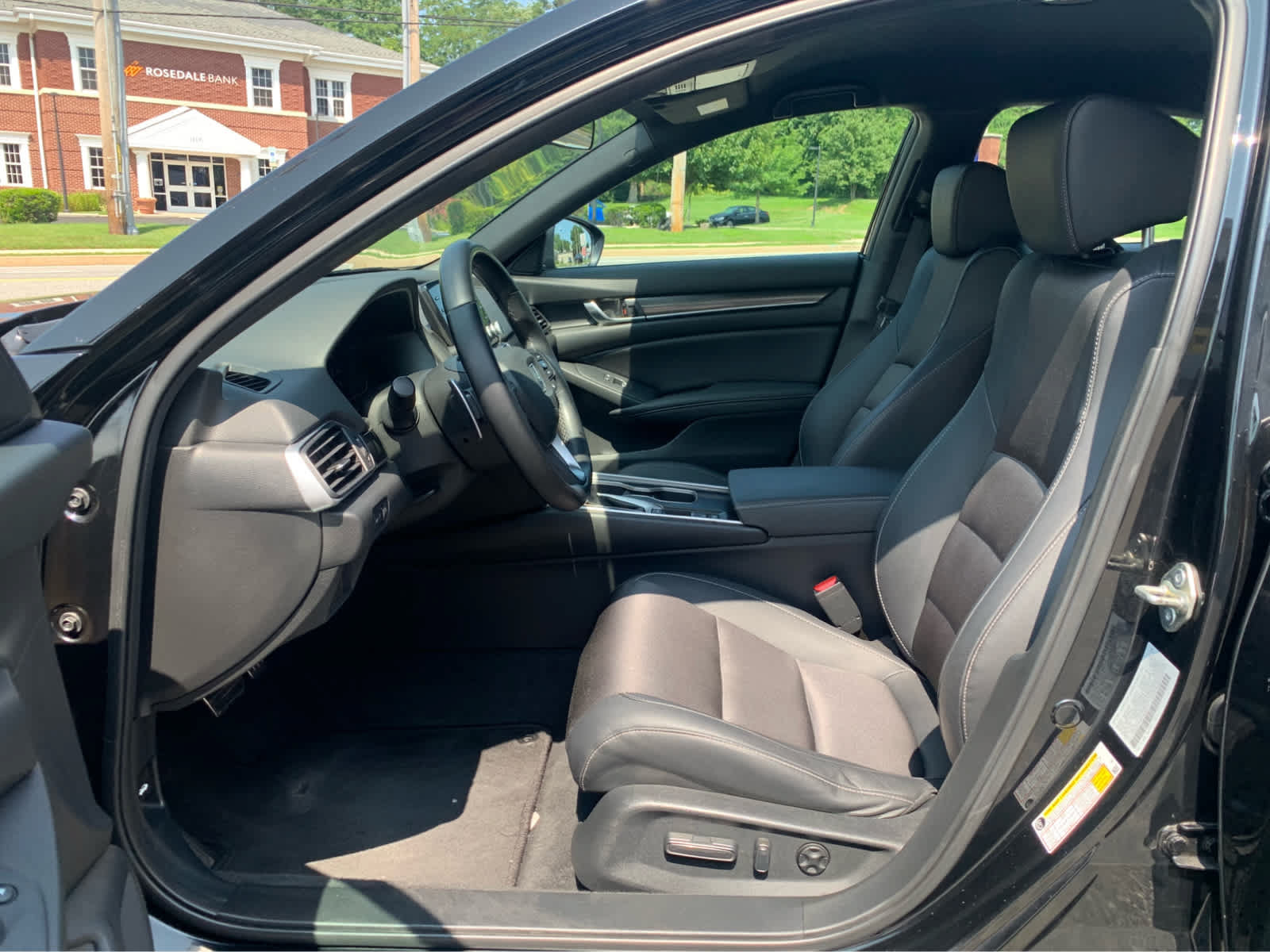 Used 2019 Honda Accord Sport image 6