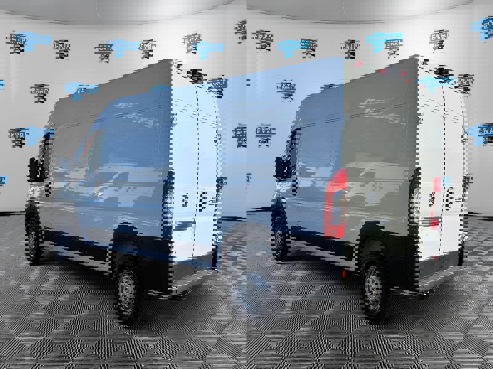 Used 2025 RAM ProMaster 2500 w/ Storage Group image 4