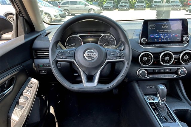 Used 2023 Nissan Sentra SV image 8