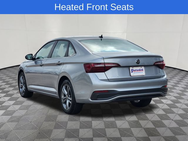 Used 2024 Volkswagen Jetta SE FWD image 3