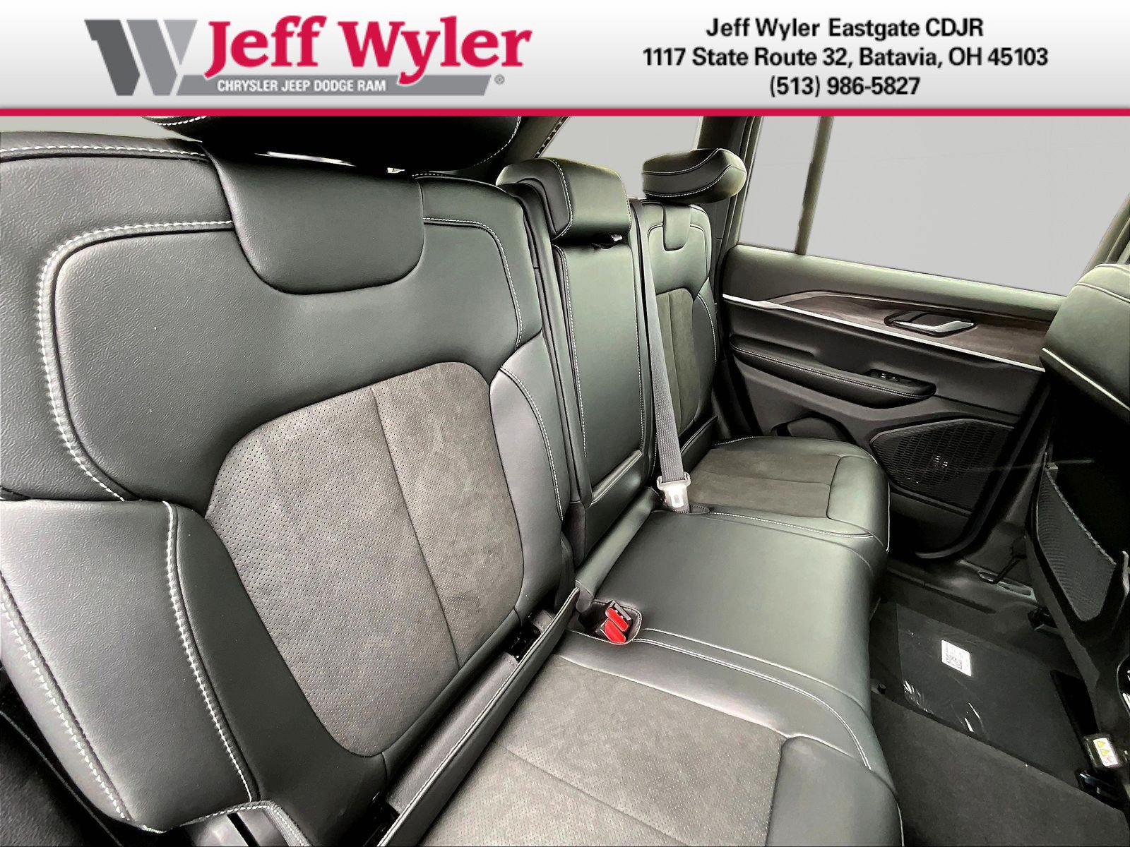 New 2026 Jeep Grand Cherokee Altitude AWD/4WD image 20