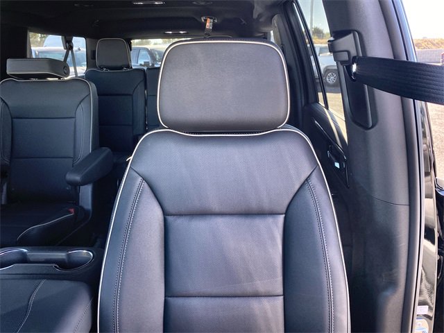 New 2026 Chevrolet Suburban Premier image 26