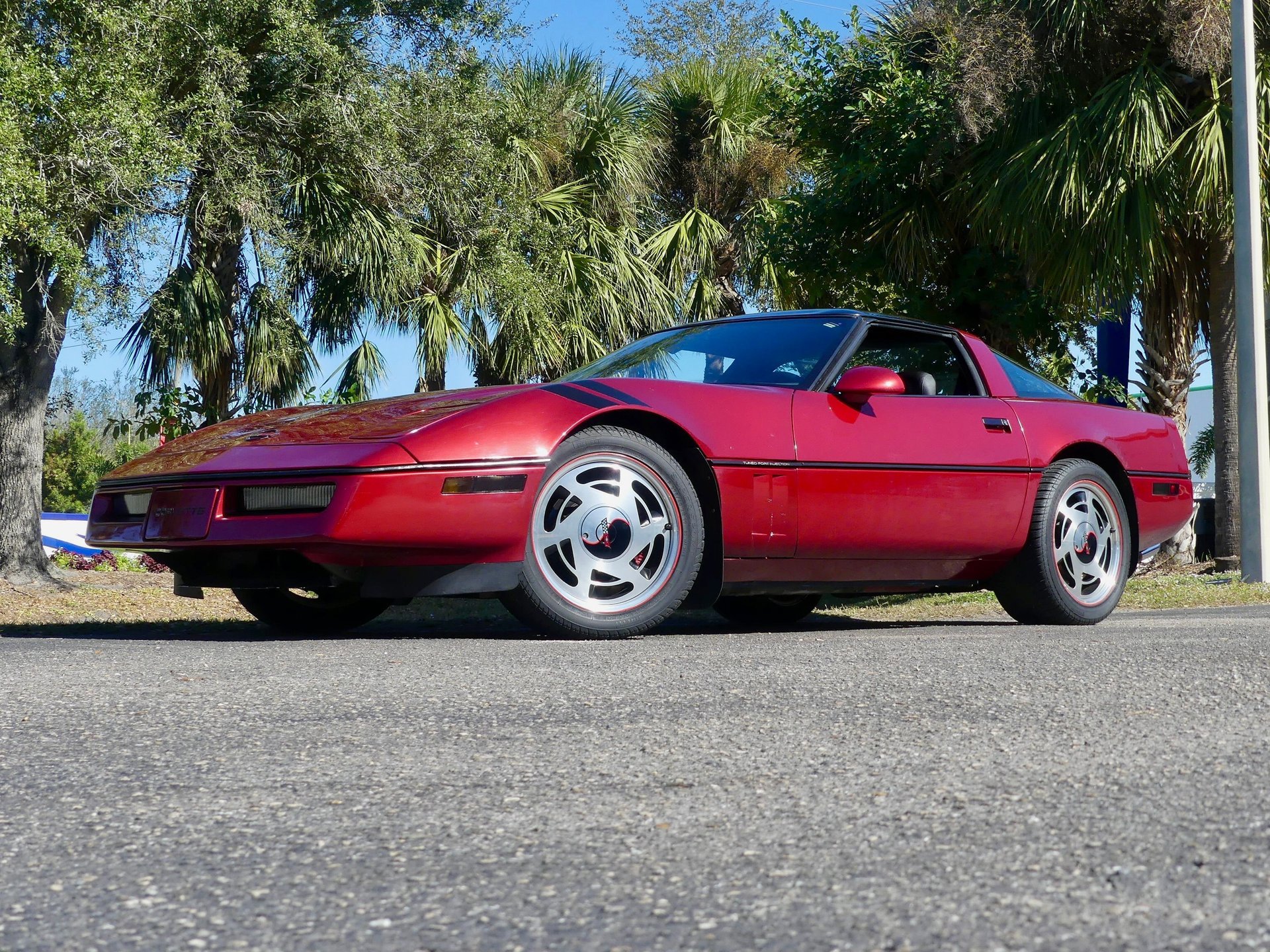 Used 1989 Chevrolet Corvette Coupe RWD image 91