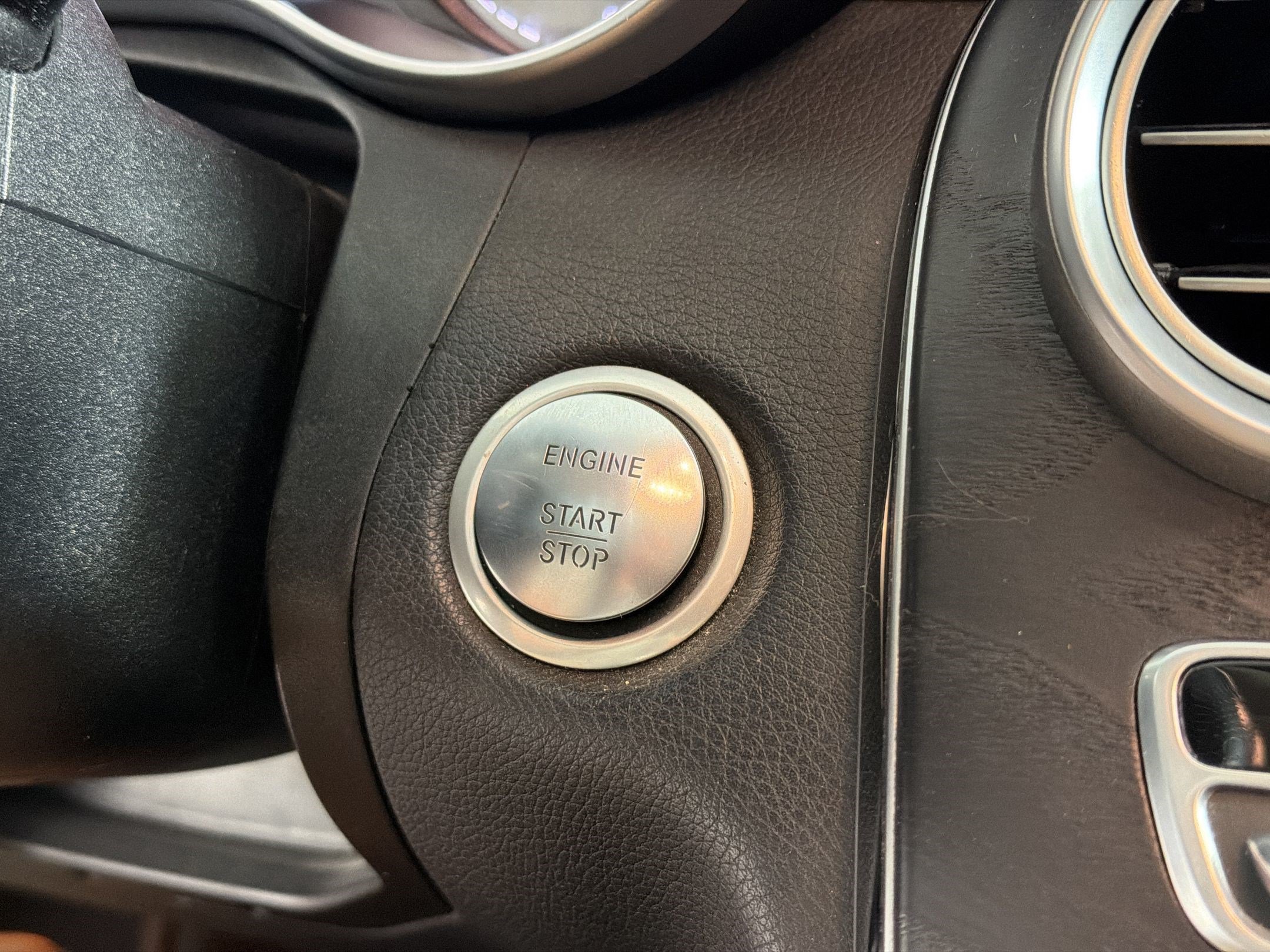 Used 2015 Mercedes-Benz C 300 4MATIC Sedan image 17