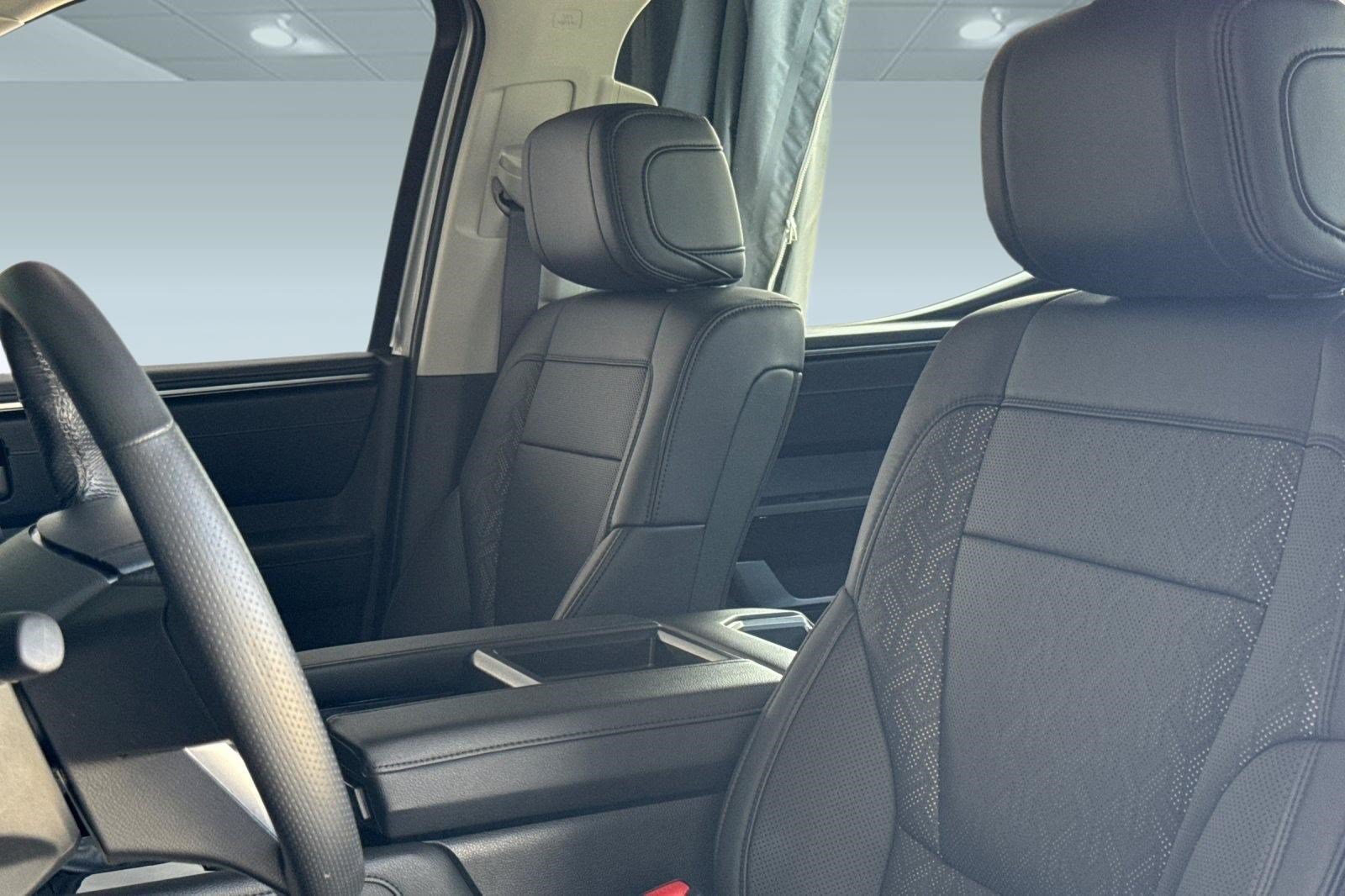Used 2024 Toyota Tundra Limited AWD/4WD image 27