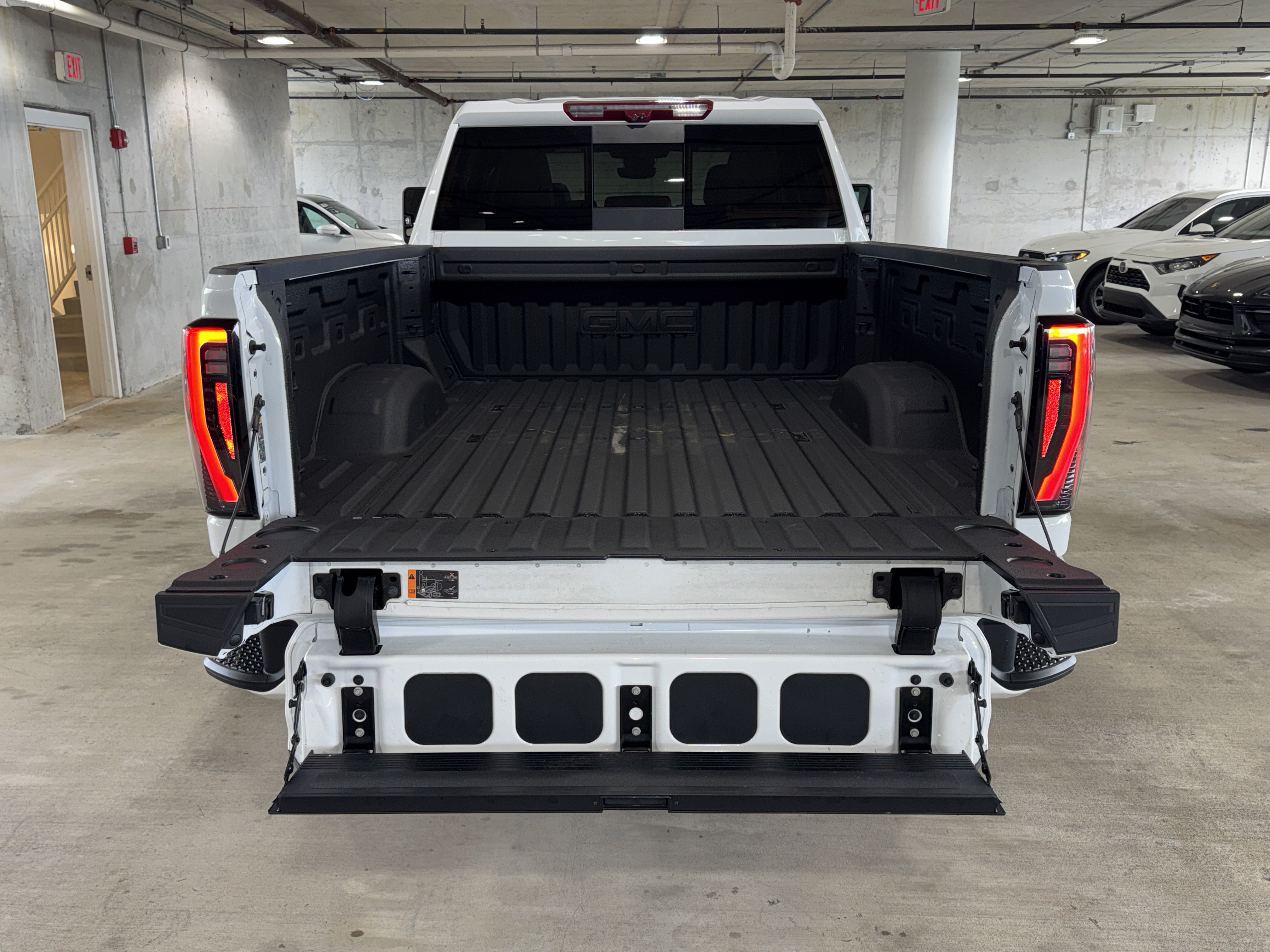 Used 2026 GMC Sierra 2500 AT4 w/ AT4 Premium Plus Package AWD/4WD image 13