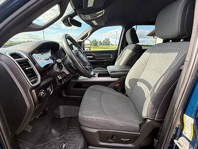 Used 2024 RAM 2500 Big Horn w/ Sport Appearance Package AWD/4WD image 7