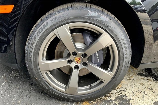 New 2025 Porsche Macan image 14