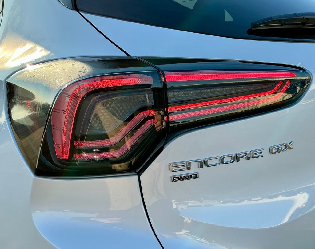 Used 2024 Buick Encore GX Avenir image 18