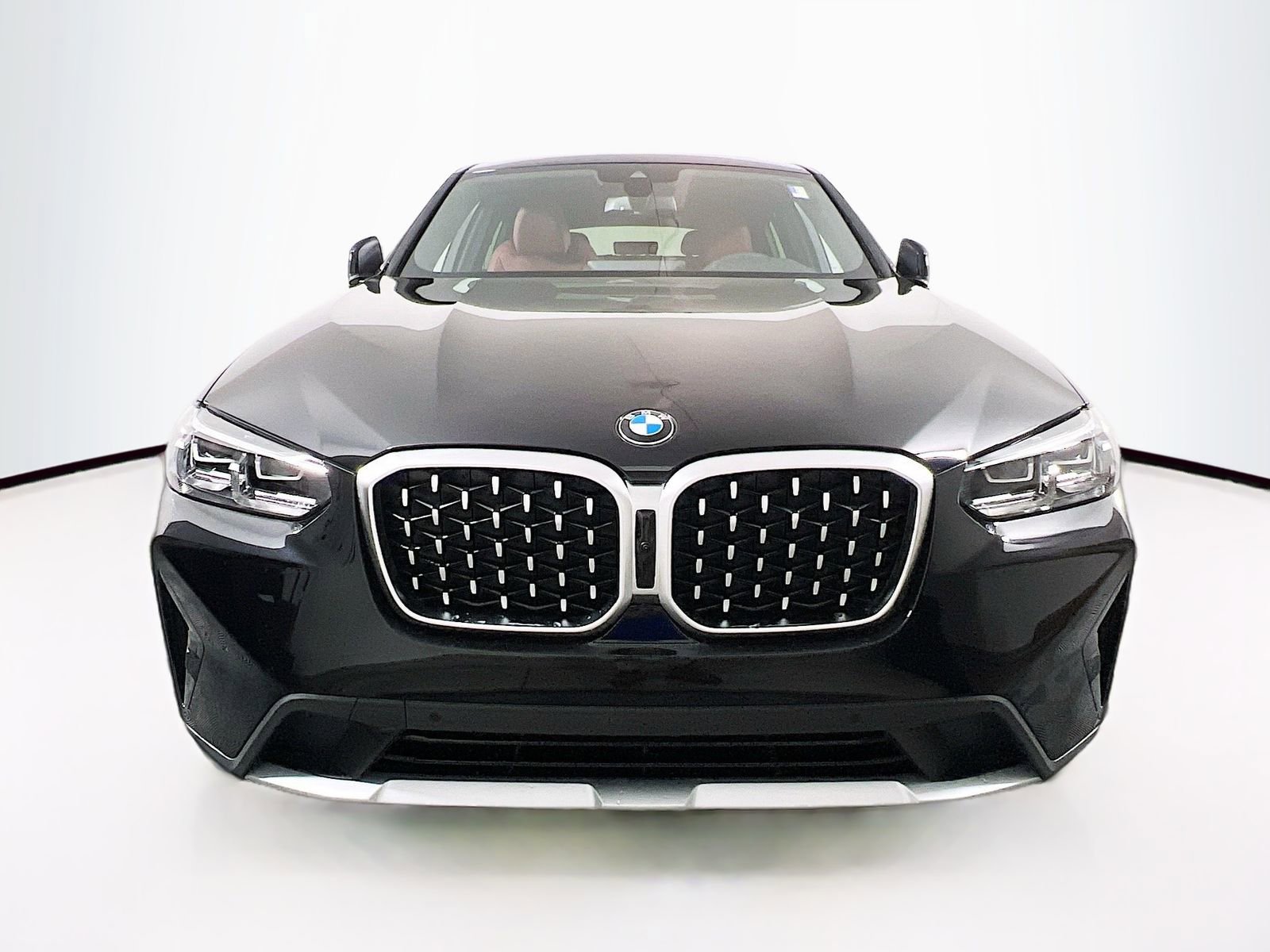 New 2025 BMW X4 xDrive30i w/ Convenience Package image 2