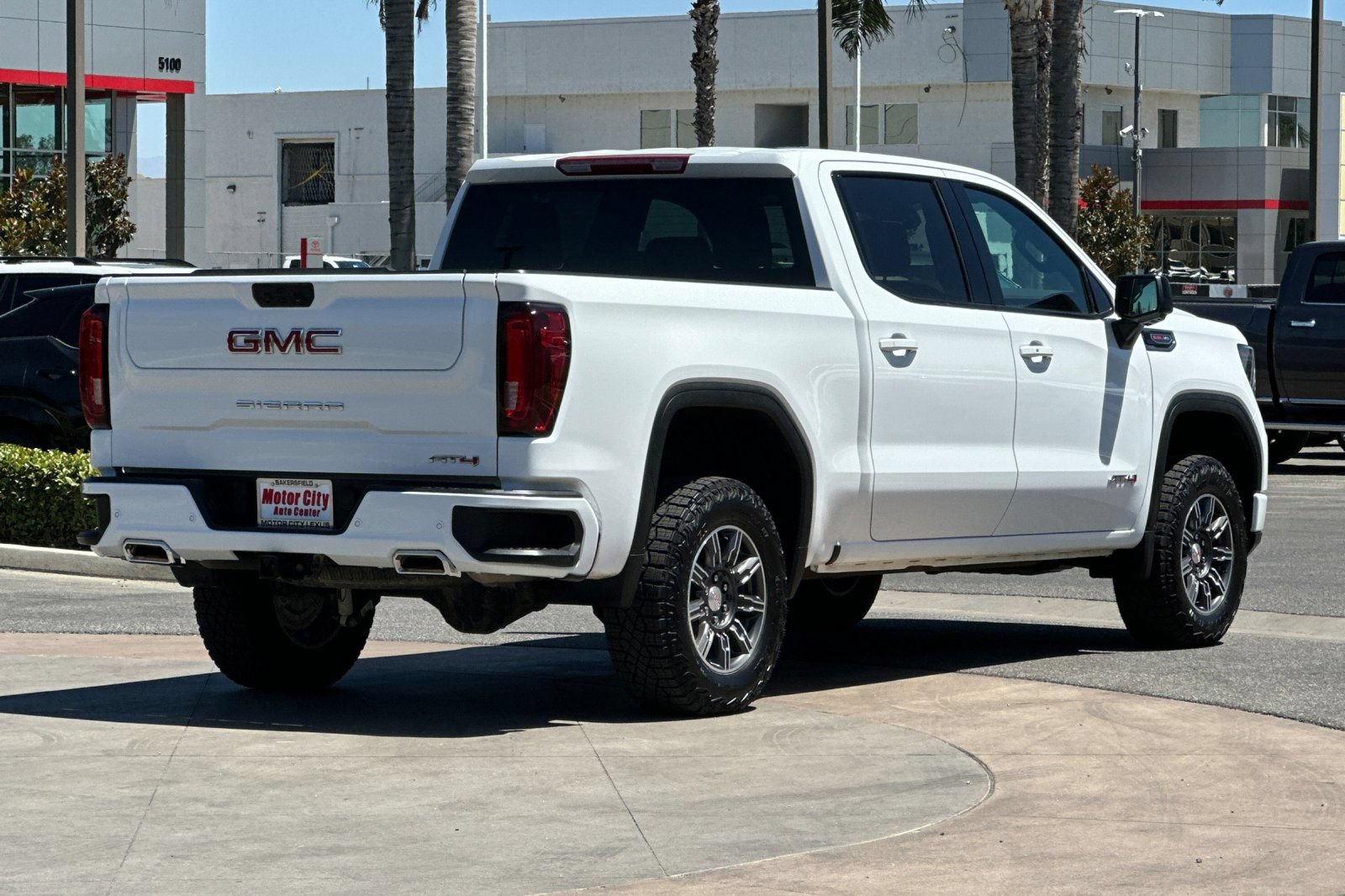 Certified 2025 GMC Sierra 1500 AT4 AWD/4WD image 4