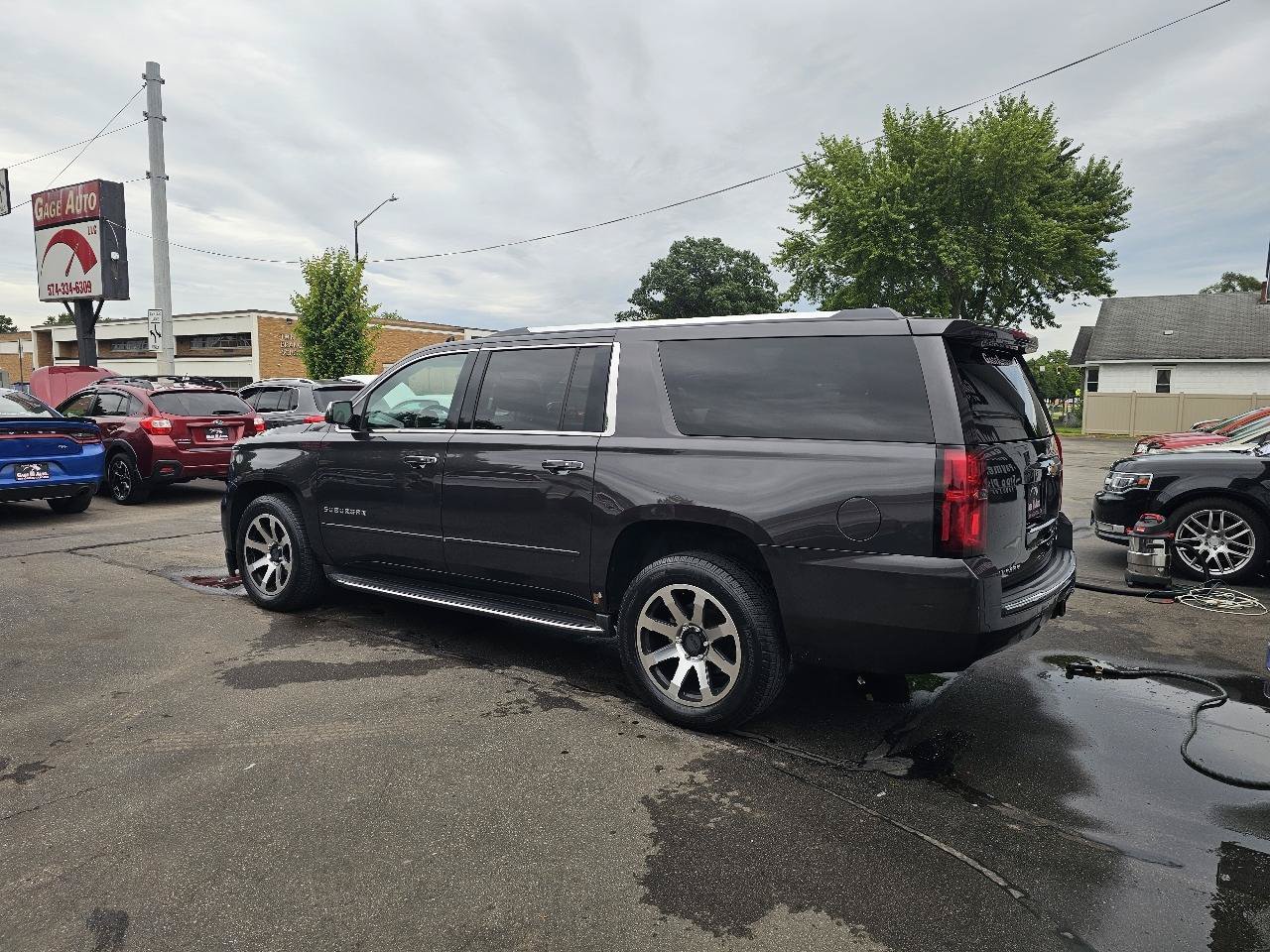 Used 2017 Chevrolet Suburban Premier AWD/4WD image 7