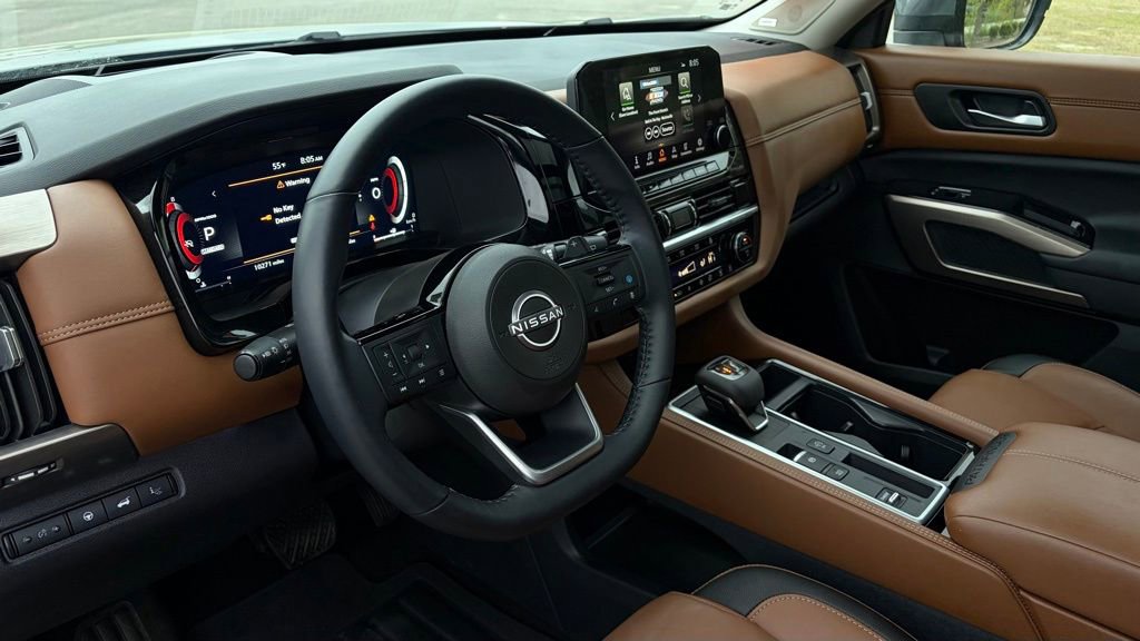 Used 2025 Nissan Pathfinder Platinum w/ Cargo Package FWD image 15