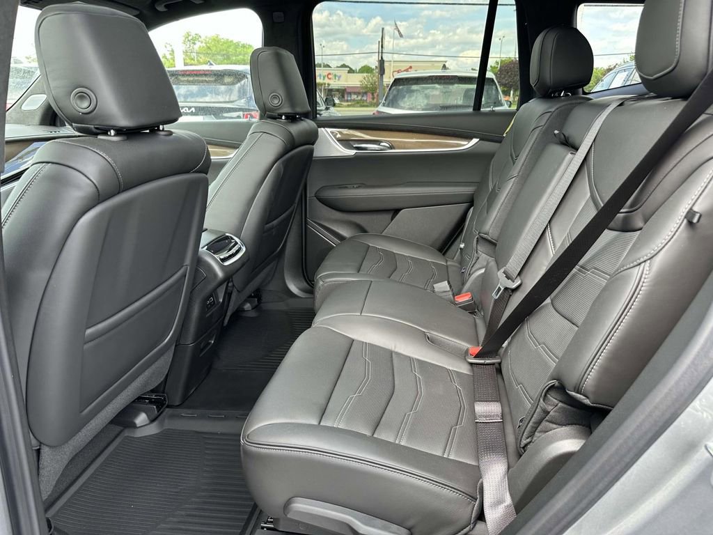 New 2025 Cadillac XT6 Sport w/ Platinum Package AWD/4WD image 13