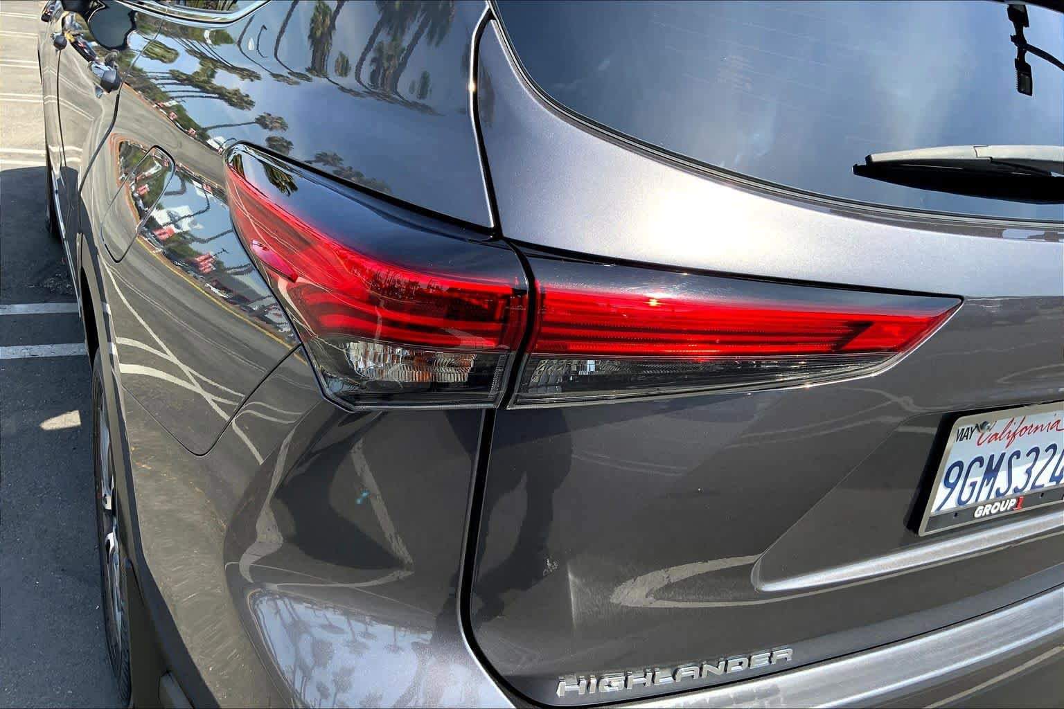 Used 2023 Toyota Highlander XLE image 28