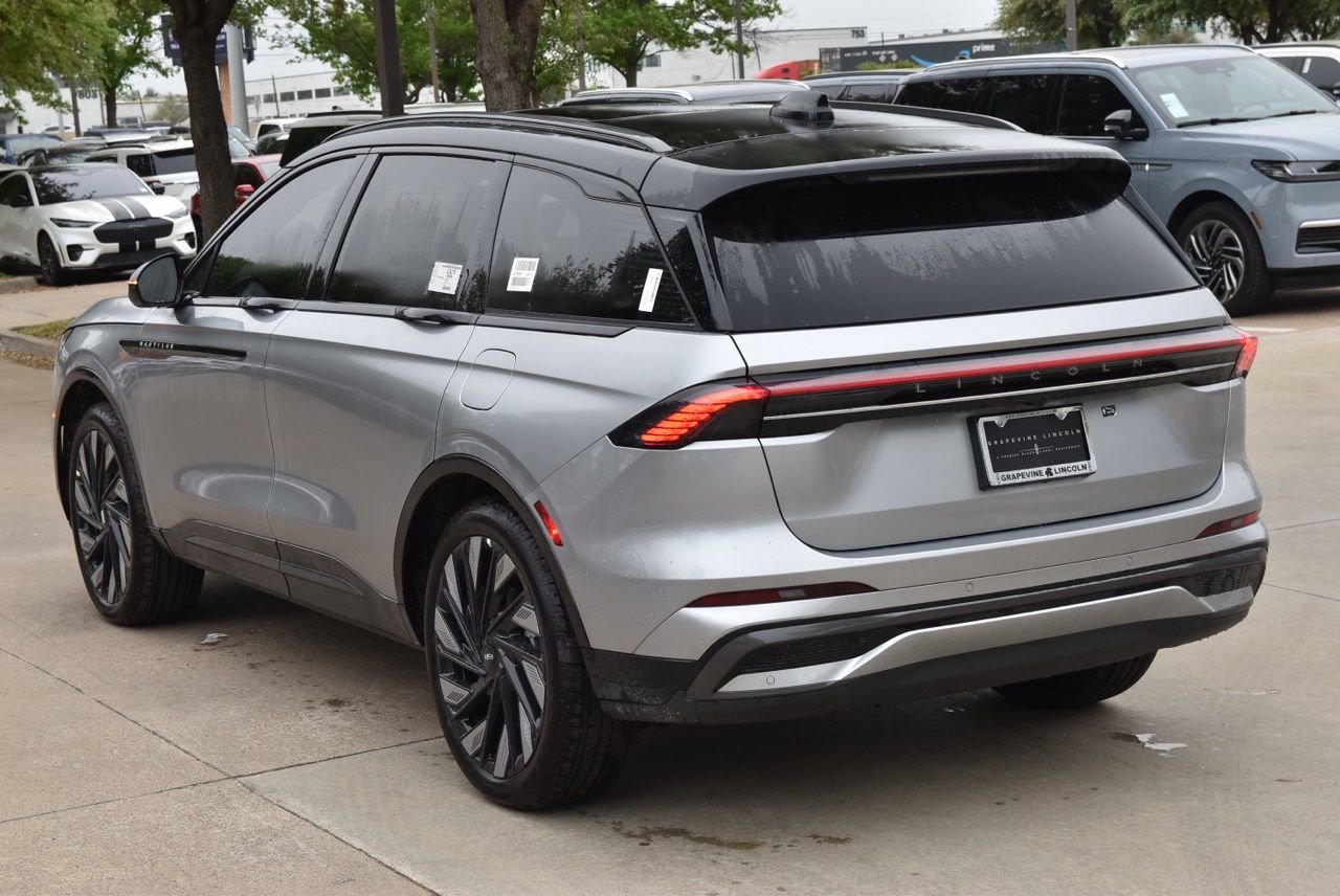 New 2026 Lincoln Nautilus Reserve w/ Jet Appearance Package AWD/4WD image 16