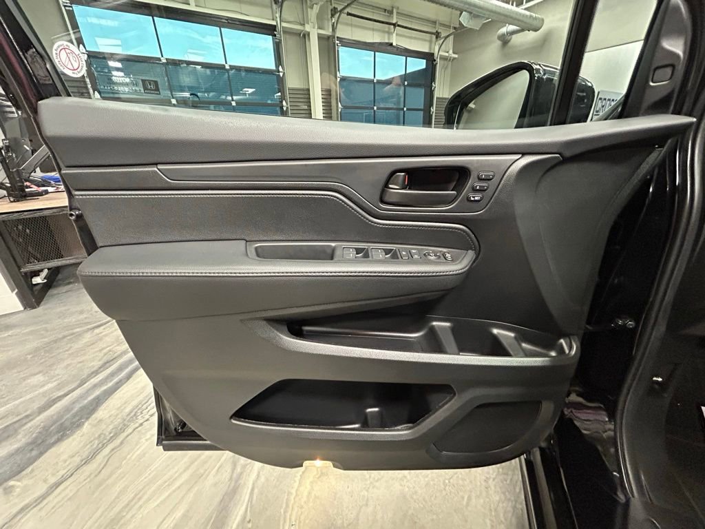 Used 2025 Honda Odyssey Sport-L image 51