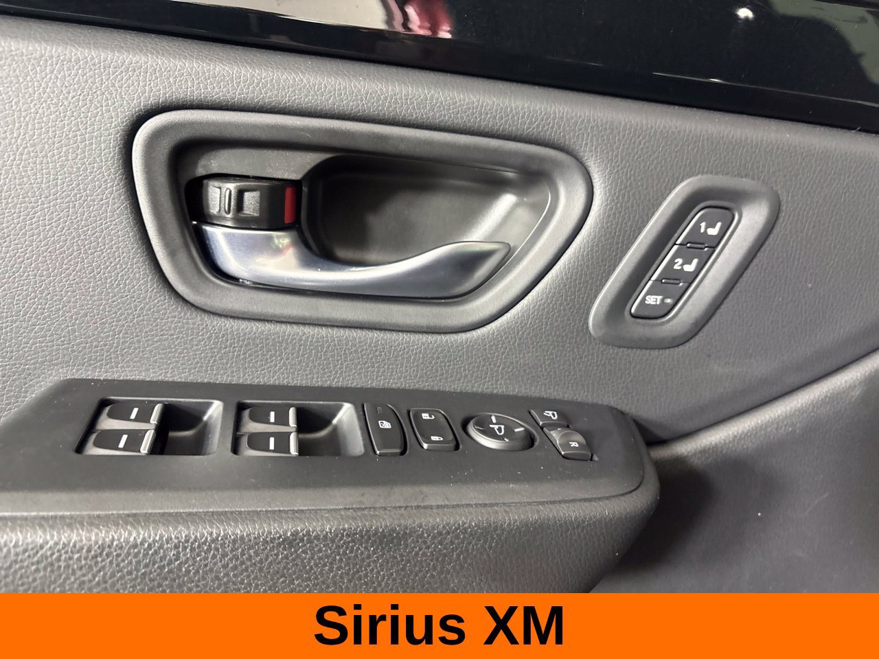 Used 2025 Honda Pilot TrailSport image 11