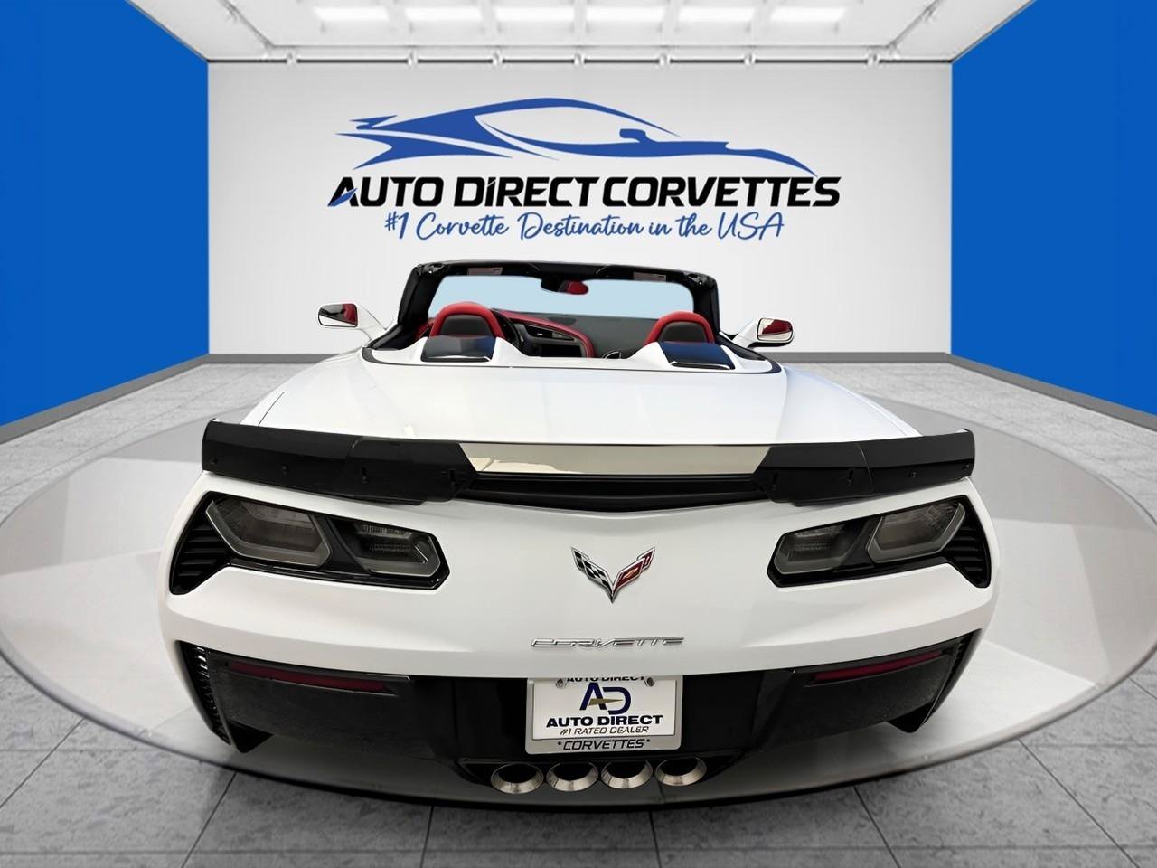 Used 2015 Chevrolet Corvette Z06 w/ 3LZ Preferred Equipment Group RWD image 11