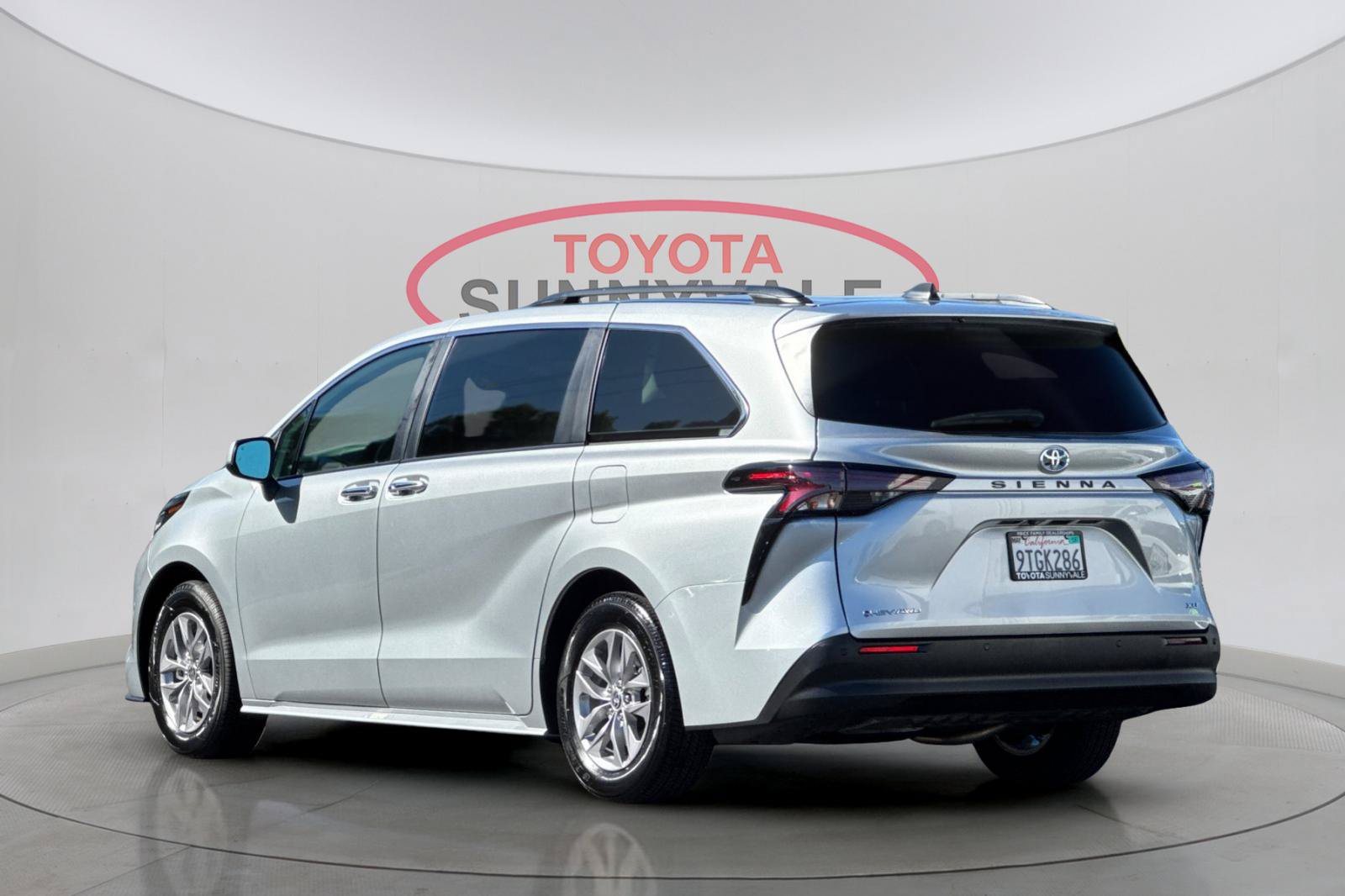 Certified 2025 Toyota Sienna XLE w/ XLE Plus Package AWD/4WD image 8