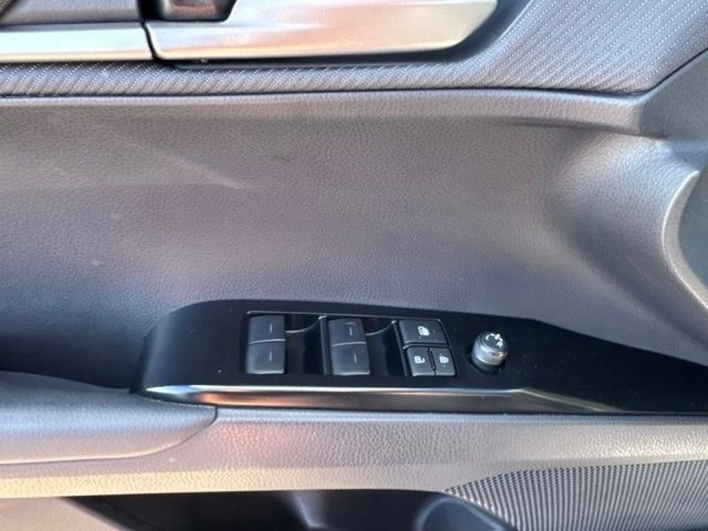 Used 2025 Toyota Camry SE FWD image 36