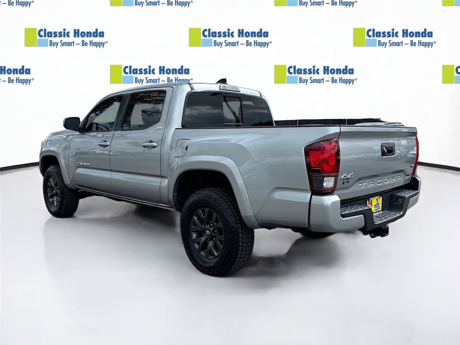 Used 2023 Toyota Tacoma SR5 w/ Technology Package AWD/4WD image 5