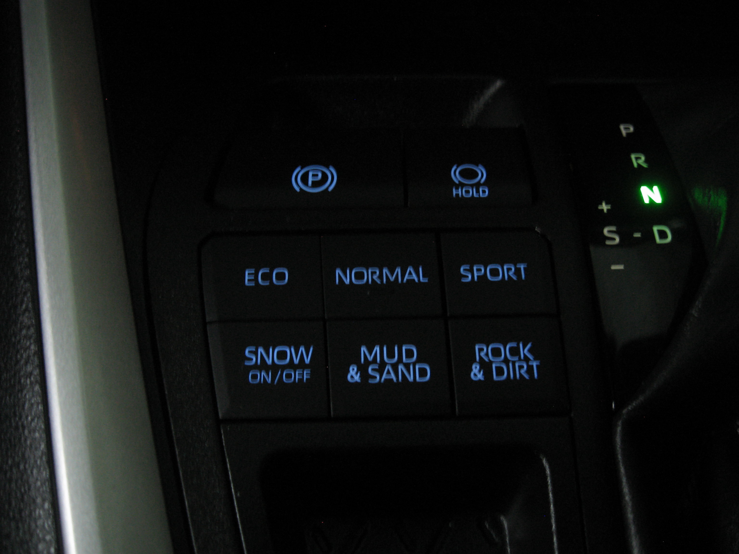 Used 2022 Toyota RAV4 XLE image 18